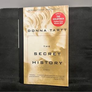 4/$20 📚 The Secret History by Donna Tartt